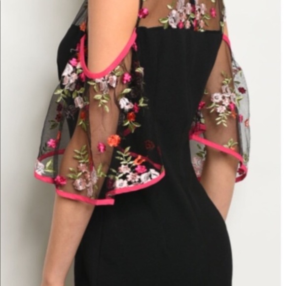 1 LEFT New  floral  embroidered dress - Picture 2 of 8